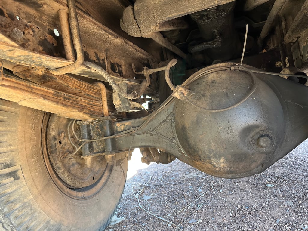 รถหกล้อดั้ม 3 คิว  เล่ม ม.79 โทร 0868449044 