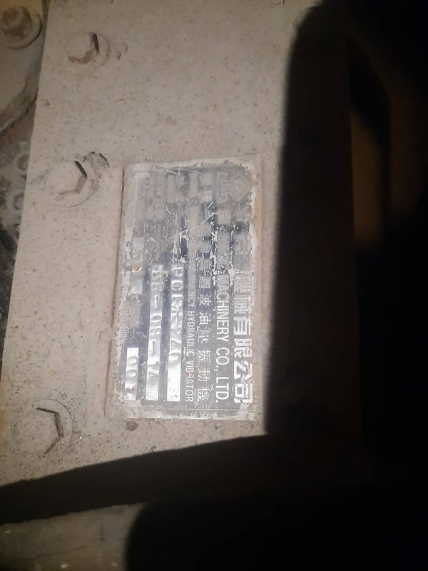 หัวคีบ วายโบ ใส่ แมคโค 300 สภาพดี