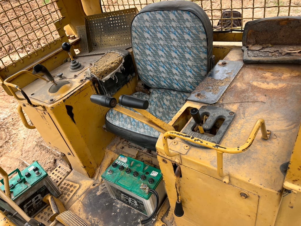 รถบ้านฝากขาย แทรคเตอร์ D5H สวยเดิน เล่มทะเบียนพร้อม 0868449044 รถบ้านฝากขาย แทรคเตอร์ D5H สวยเดิน เล่มทะเบียนพร้อม 0868449044