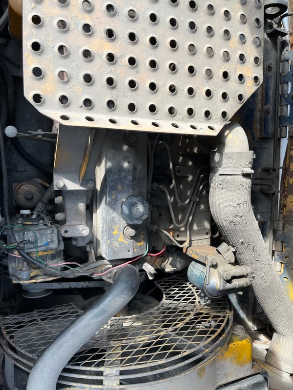 แมคโคร PC120-3 ติดมือคีบเหล็ก เครื่องดี ปั้มแรง เอวแน่น สอบถามรายละเอียดเพิ่มเติมได้ 0868449044