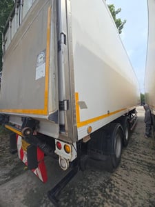 หางตู้เย็น อู่ ชอทวี สวยพร้อมใช้ โทร.0868449044