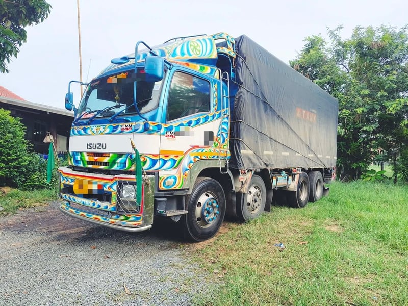 ISUZU FVM 240แรงม้า รถบรรทุก 10ล้อ ดั้มพ์ ปี2013โทรมา 0868449044