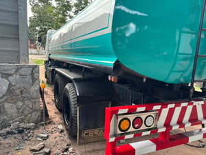 HINO FM 212แรงม้า รถบรรทุก 10ล้อ บรรทุกน้ำ 15000 ลิตร โทร 0868449044 HINO FM 212แรงม้า รถบรรทุก 10ล้อ บรรทุกน้ำ 15000 ลิตร โทร 0868449044
