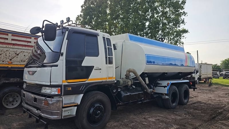 HINO FM227  บรรทุกน้ำ 15000 ลิตร  โทร 0868449044