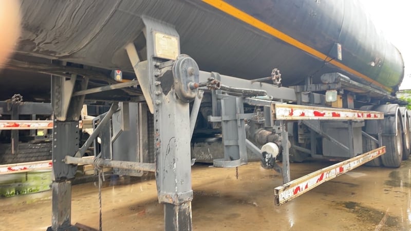 หางยางมะตอย 3 เพลา อู่สุธี เล่มทะเบียนพร้อม 0868449044 หางยางมะตอย 3 เพลา อู่สุธี เล่มทะเบียนพร้อม 0868449044