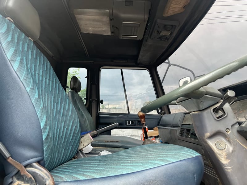 ISUZU FTR 240แรงม้า รถบรรทุก 6ล้อ บรรทุกน้ำ ถังสแตนเลสบรรจุ 5000 ลิตร ISUZU FTR 240แรงม้า รถบรรทุก 6ล้อ บรรทุกน้ำ ถังสแตนเลสบรรจุ 5000 ลิตร
