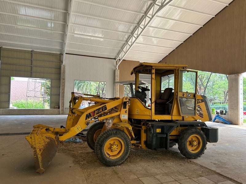 รถตัก 0.5 คิว ชั่วโมงน้อย พร้อมใช้งาน สอบถามรายละเอียดเพิ่มเติมได้ 0868449044