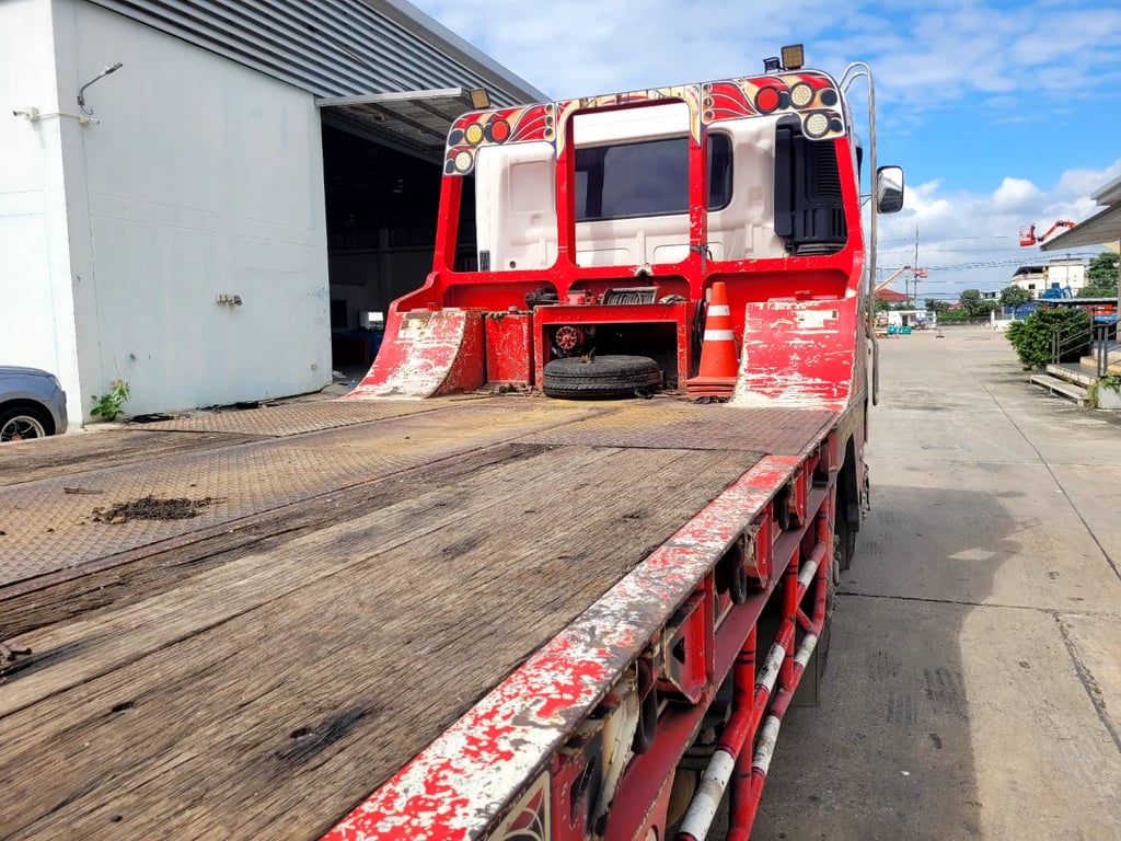 Hino S700 สะพานไฮดรอลิก เล่มทะเบียนพร้อม 0868449044