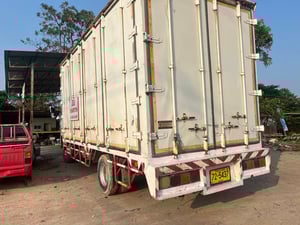 ISUZU FRR 175แรงม้า รถบรรทุก 6ล้อ ตู้แห้ง ปี2014 เลขไมล์น้อยกว่า 500,000 กม.