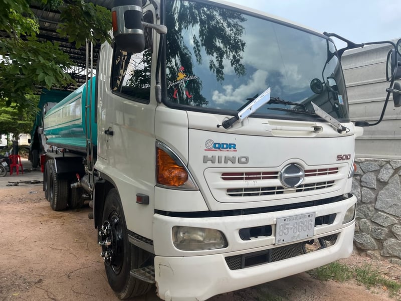 HINO FM 212 แรงม้า รถบรรทุก 10ล้อ บรรจุนำ้ 15000 ลิตร สวยเดิม โทร 0868449044