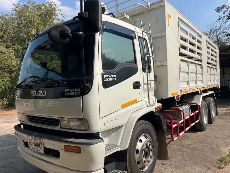 ISUZU FVM 230แรงม้า รถบรรทุก 10ล้อ ดั้มพ์ ปี2004