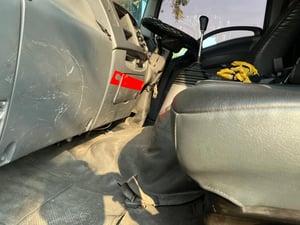 ISUZU FRR 175แรงม้า รถบรรทุก 6ล้อ ตู้แห้ง ปี2014 เลขไมล์น้อยกว่า 500,000 กม.