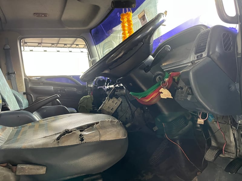 HINO FM 212แรงม้า รถบรรทุก 10ล้อ บรรทุกน้ำ ปี2006 เลขไมล์น้อยกว่า 500,000 กม.