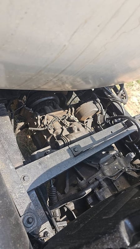 HINO FC 150แรงม้า รถบรรทุก 6ล้อ บรรทุกน้ำ ปี2004 เลขไมล์น้อยกว่า 500,000 กม.เล่ม ม.79 โทร 0868449044