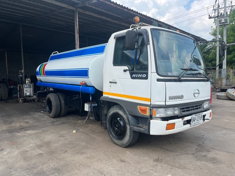 HINO FC 150แรงม้า รถบรรทุก 6ล้อ บรรทุกน้ำ ปี1997 เลขไมล์น้อยกว่า 500,000 กม.