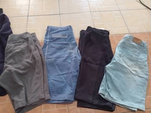 กางเกงขาสั้นหญิงชายคละกันค่ะ รวมๆแล้วประมาณ 30 ตัวบวกลบนิดหน่อย เหมาๆ 300 มารับได้เลยจ้าแพคส่งเพิ่ม 50 นะคะ กางเกงขาสั้นหญิงชายคละกันค่ะ รวมๆแล้วประมาณ 30 ตัวบวกลบนิดหน่อย เหมาๆ 300 มารับได้เลยจ้าแพคส่งเพิ่ม 50 นะคะ