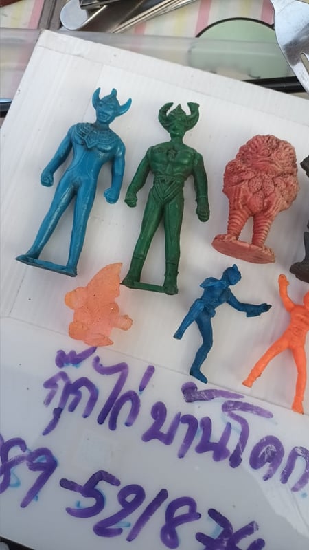 ตุ๊กตุ่น ANT อุลตร้าแมน และโมเดลยางลบมอนเตอร์ สัตว์ประหลาด กิเอรอน เซย์จู (Gieron seijyu)อุลตร้าฟูจิยะ และการามอน(PIG MON)อุลตร้าคิว งานเก่างานมือสองญี่ปุ่น สวย วินเทจ เผื่อมีคนสะสมครับ เหมาๆ ทั้งหมดตามภาะ 7ชิ้นตามภาพ