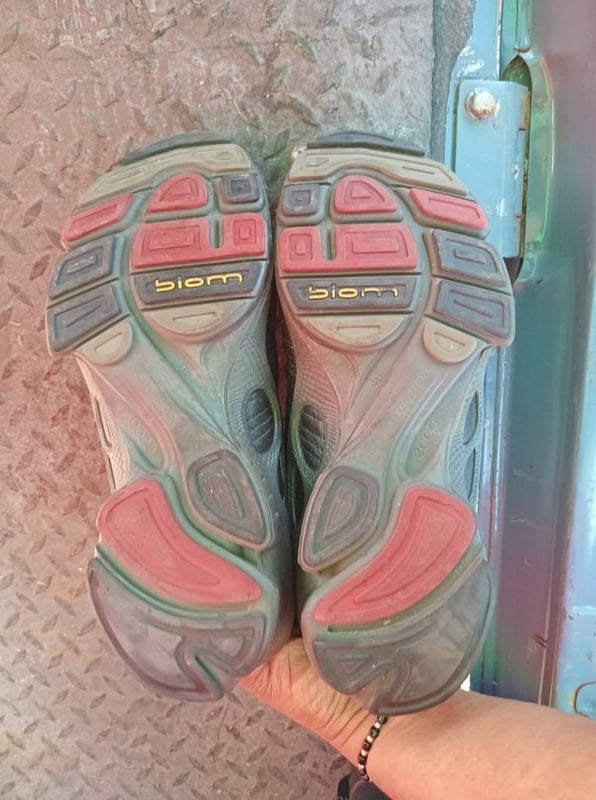 รองเท้าผ้าใบผู้ชาย ECCO Biom C Low หนังแท้นุ่มๆสีดำ มือสองนะคะสภาพดี ไซส์ 40EU