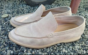  Loro Piana summer walk made in Italy หนังกลับสีครีม ไซส์ 40 มือสองสวยๆ นานๆได้หลุดมาที ของใหม่หลายหมื่น มือสอง