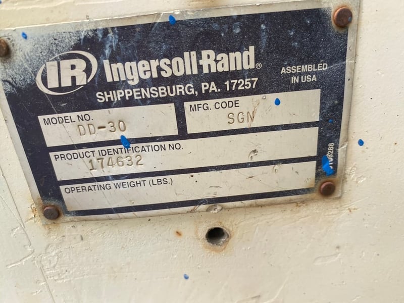 ขายรถบด ยี่ห้ออีเกิ้ลโซแลนด์ 3ตัน