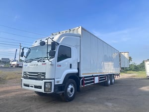 ขายรถ10ล้อตู้แห้ง ISUZU ปี2558 สภาพสวยพร้อมใช้งาน