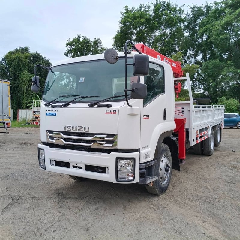 ISUZU FTR รถบรรทุก 10ล้อ กระบะเหล็กติดเครน ปี2013