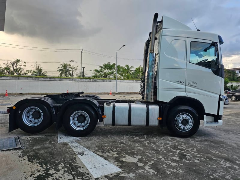 รถบรรทุกหัวลาก FH 440 แรง ปี 2563 สภาพสวยมาก รถบรรทุกหัวลาก FH 440 แรง ปี 2563 สภาพสวยมาก