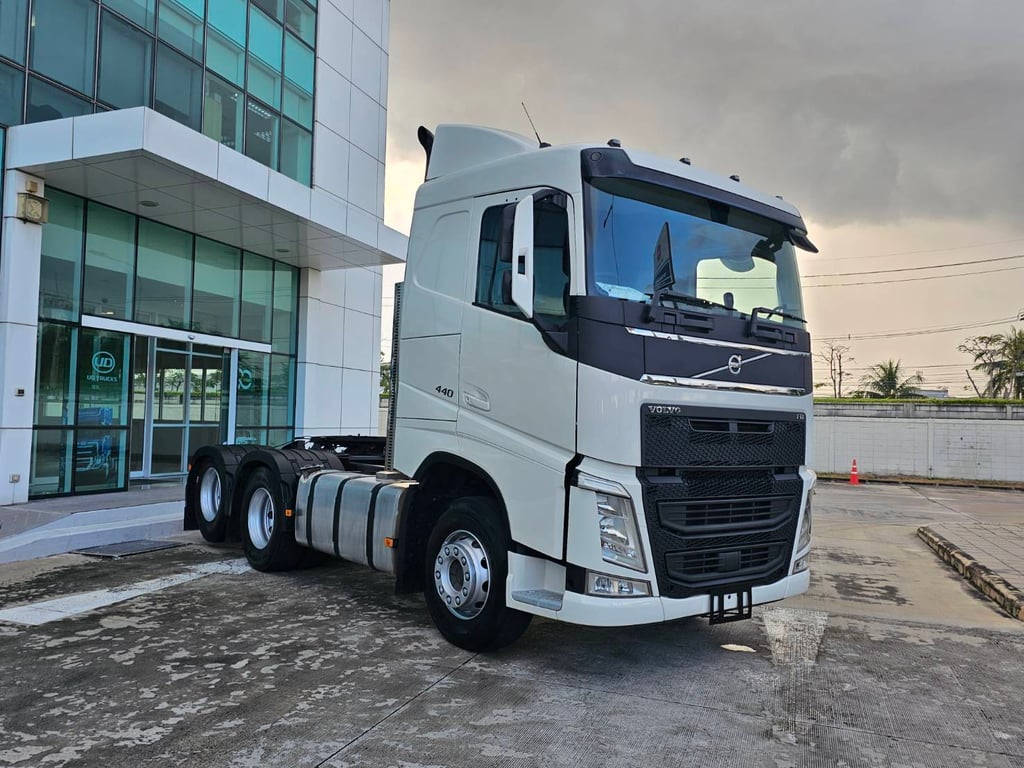 ขายรถบรรทุกหัวลาก FH 440 แรง ปี 2563 สภาพสวยมาก