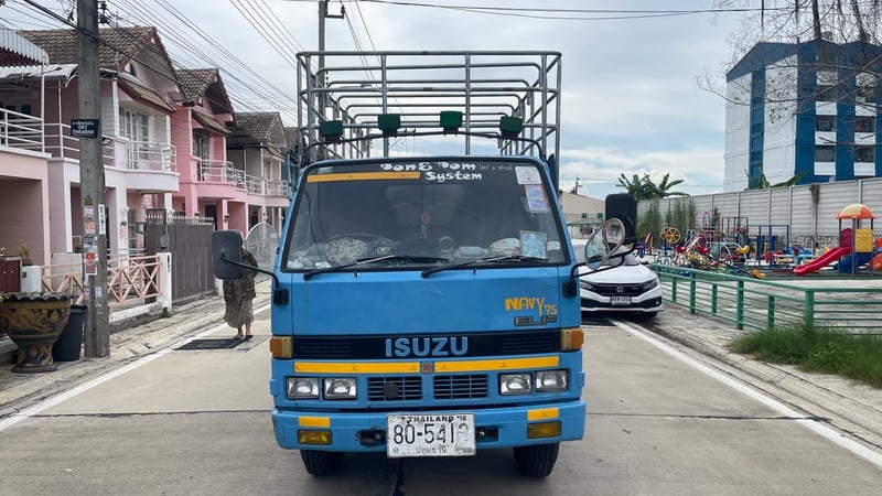 NKR 110  เเรงม้า พร้อมใช้งาน