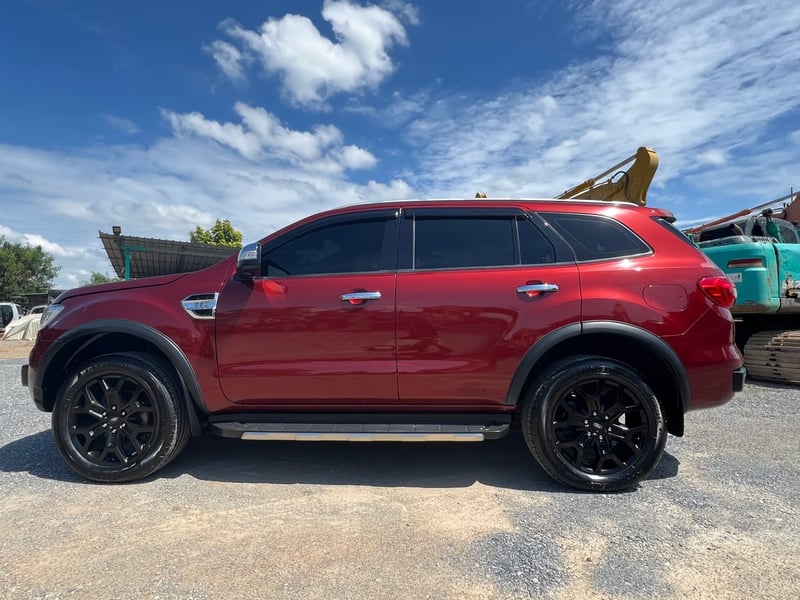 ขายครับรถ (Ford Everest)2.2ขับ2 ดีเซลสภาพสวยเจ้าของขายเองครับ