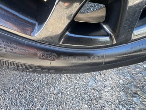 ขายครับรถ (Ford Everest)2.2ขับ2 ดีเซลสภาพสวยเจ้าของขายเองครับ