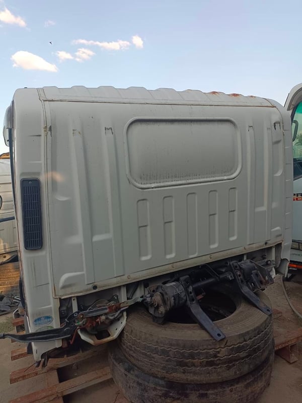 #โรโบคอป เล็ก #อิซูสุ TITAN MAZDA มาสด้า LLR85 #LMR85 รุ่นยกหัวได้ มีขาหน้า ไม่มีขาหลัง ไฟตาตั้ง หัวตึก กระจกไฟฟ้า 