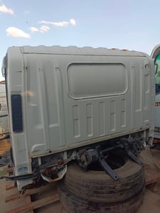 #โรโบคอป เล็ก #อิซูสุ TITAN MAZDA มาสด้า LLR85 #LMR85 รุ่นยกหัวได้ มีขาหน้า ไม่มีขาหลัง ไฟตาตั้ง หัวตึก กระจกไฟฟ้า 