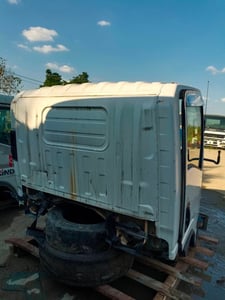 69,000 Uาท 💢 #หัวเก๋ง #หัวเก๋งรถบรรทุก FROM #JAPAN CABIN #ISUZU : #NKR #NLR85 #NMR85 #NQR #NHR85 #NLR130 (สีขาว) #โรโบคอป เล็ก #อิซูสุ