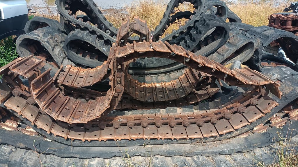 SALE FROM JAPAN #TRACK SHOE5 (คู่ละ) 15,500  Uาท #โซ่พร้อมแผ่นแทรค #แทรครถขุด