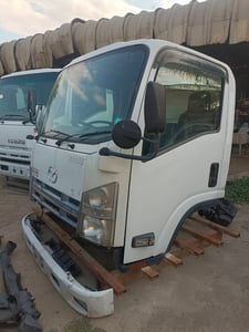 #โรโบคอป เล็ก #อิซูสุ TITAN MAZDA มาสด้า LLR85 #LMR85 รุ่นยกหัวได้ มีขาหน้า ไม่มีขาหลัง ไฟตาตั้ง หัวตึก กระจกไฟฟ้า 