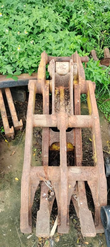 Sาคาเพียง 35,000 บาท🎉#ตัวคีบ  #ตัวคีบปากหนีบไม้  แบบธรรมดา แบบกรรไกร สีเหลือง