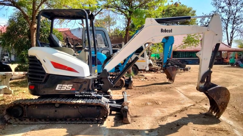 #รถขุด #รถขุดเล็ก MINI. #EXCAVATOR #BOBCAT  #บ๊อบแคท 👍 ขนาด 3ตัน