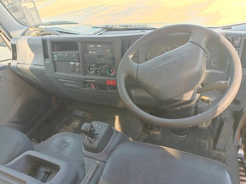 69,000 Uาท 💢 #หัวเก๋ง #หัวเก๋งรถบรรทุก FROM #JAPAN CABIN #ISUZU : #NKR #NLR85 #NMR85 #NQR #NHR85 #NLR130 (สีขาว) #โรโบคอป เล็ก #อิซูสุ