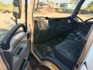 69,000 Uาท 💢 #หัวเก๋ง #หัวเก๋งรถบรรทุก FROM #JAPAN CABIN #ISUZU : #NKR #NLR85 #NMR85 #NQR #NHR85 #NLR130 (สีขาว) #โรโบคอป เล็ก #อิซูสุ