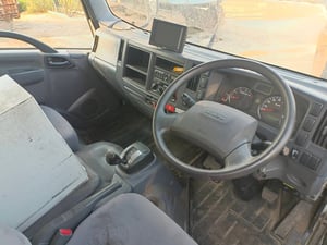 CABIN #ISUZU : #NKR #NLR85 #NMR85 #NQR #NHR85 #NLR130 (สีขาว) #โรโบคอป เล็ก #อิซูสุ