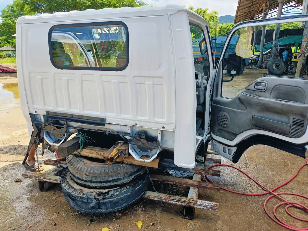 55,500 Uาทเท่านั้น ISUZU NKR #หัวเก๋ง  #หัวเก๋งรถบรรทุก   ไซค์ 4ล้อใหญ่ 6ล้อเล็ก