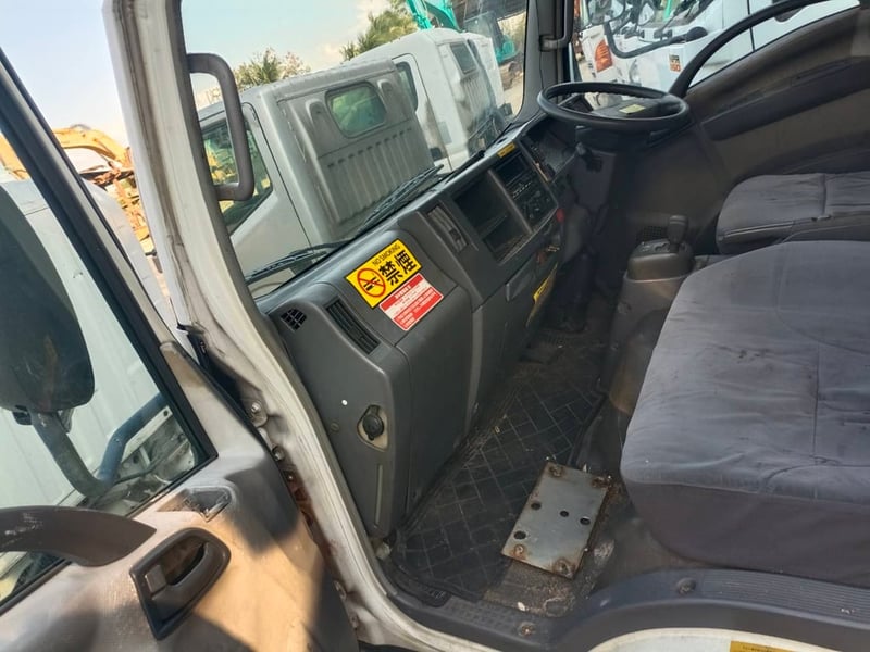 #โรโบคอป เล็ก #อิซูสุ TITAN MAZDA มาสด้า LLR85 #LMR85 รุ่นยกหัวได้ มีขาหน้า ไม่มีขาหลัง ไฟตาตั้ง หัวตึก กระจกไฟฟ้า 