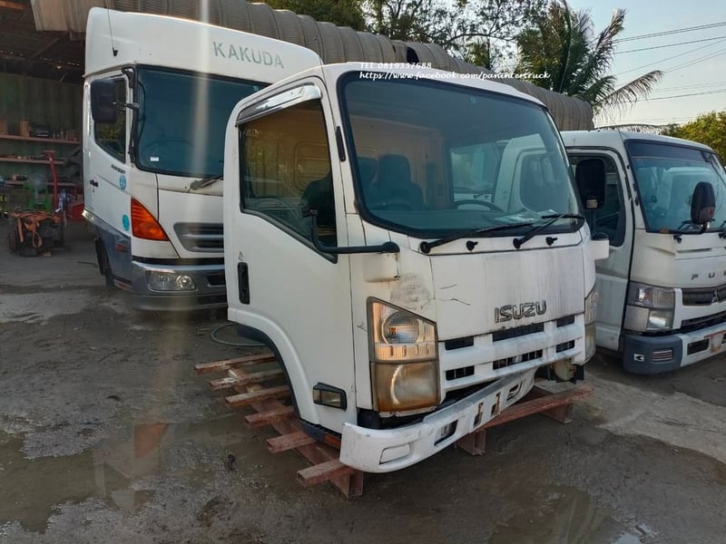 69,000 Uาท 💢 #หัวเก๋ง #หัวเก๋งรถบรรทุก FROM #JAPAN CABIN #ISUZU : #NKR #NLR85 #NMR85 #NQR #NHR85 #NLR130 (สีขาว) #โรโบคอป เล็ก #อิซูสุ