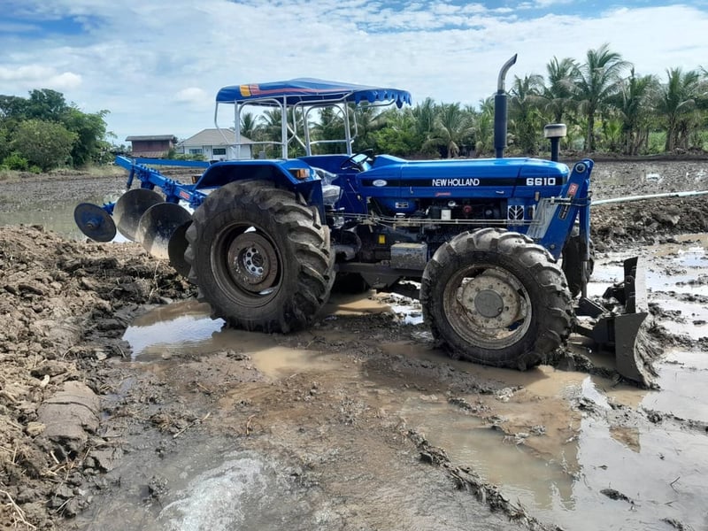 ขายรถไถฟอร์ด 6610 2 เพลา คาราโล่ เล่มทะเบียน ขายรถไถฟอร์ด 6610 2 เพลา คาราโล่ เล่มทะเบียน