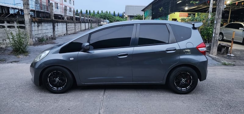 Jazz GE 12 เกียร์ธรรมดาฝากระโปรงเคฟล่าภายในเบาะหนัง ไมล์ 150,000 กม Jazz GE 12 เกียร์ธรรมดาฝากระโปรงเคฟล่าภายในเบาะหนัง ไมล์ 150,000 กม