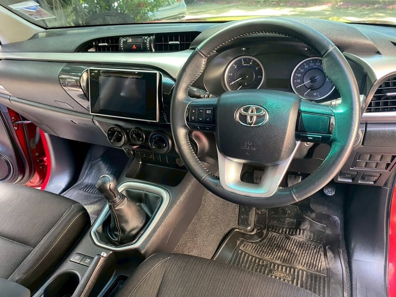 2018 Toyota Revo 2.4 prerunner 4ประตู ธรรมดา ราคา 448,000.- สอบถาม 0853375537 เอ 2018 Toyota Revo 2.4 prerunner 4ประตู ธรรมดา ราคา 448,000.- สอบถาม 0853375537 เอ