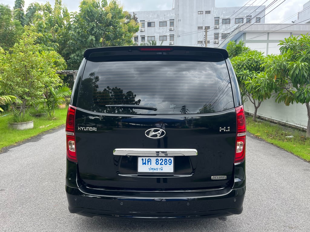 2021 Hyundai h1 2.5 deluxe ประตูไฟฟ้าสองข้างเกียร์ออโต้ ขาย 785,000.- 2021 Hyundai h1 2.5 deluxe ประตูไฟฟ้าสองข้างเกียร์ออโต้ ขาย 785,000.-