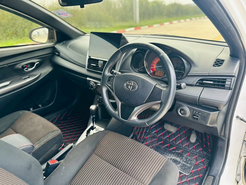 รถบ้าน ECO CAR ชุดแต่งรอบคัน ราคาน่ารัก ไมล์แท้ เข้าศูนย์ตลอด #TOYOATA YARIS 1.2G ปี2017 สีขาว เกียร์ออโต้ เครื่องเบนซิน รถบ้าน ECO CAR ชุดแต่งรอบคัน ราคาน่ารัก ไมล์แท้ เข้าศูนย์ตลอด #TOYOATA YARIS 1.2G ปี2017 สีขาว เกียร์ออโต้ เครื่องเบนซิน