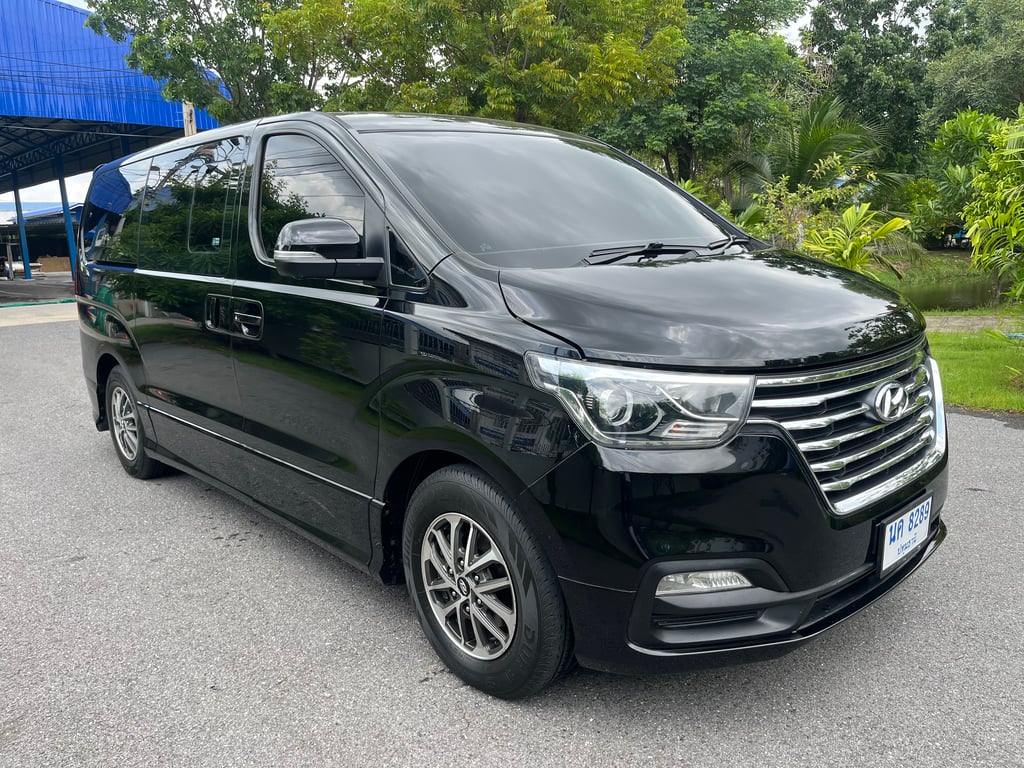 2021 Hyundai h1 2.5 deluxe ประตูไฟฟ้าสองข้างเกียร์ออโต้ ขาย 785,000.-  